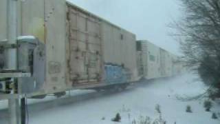 preview picture of video 'Tropicana Orange Juice Train Passes through Stony Creek, VA'