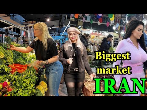 IRAN🇮🇷Walking at the biggest fruit and vegetables market in Tehran|تهران،ایران