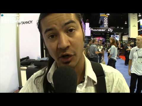 Uriah Duffy demos the BG250-210 Bass Combo NAMM 2014