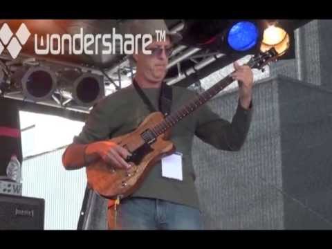 Mordy Ferber and his Framus prototype Panthera signature