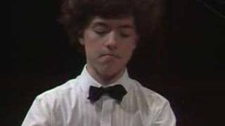 Download lagu Evgeny Kissin plays Liszt- La Leggeriezza mp3