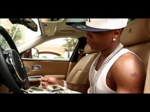 Videoclip de Cryin In The Shower — Plies