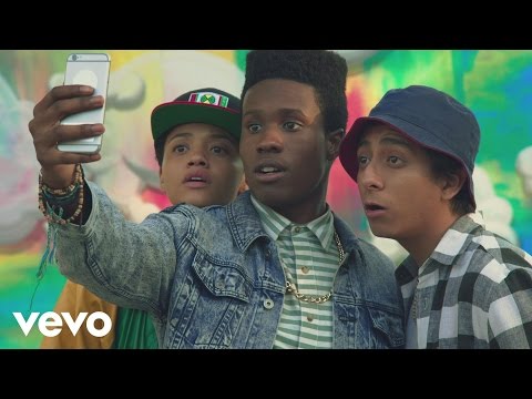 download lagu mp3 mp4 Zo Kravitz Nude, download lagu Zo Kravitz Nude gratis, unduh video klip Zo Kravitz Nude