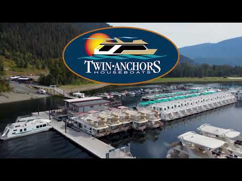 Beaching A Twin Anchors Houseboat