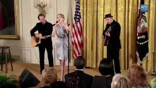 Katharine McPhee - Surrender (live at the White House for International Women&#39;s Day)