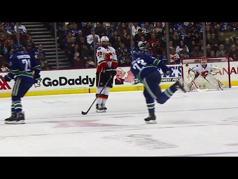 Edler scores from centre on Canucks first shot of game