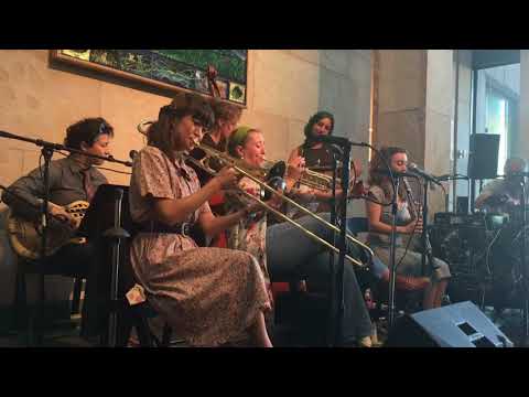 Shake 'Em Up Jazz Band - Savoy Blues