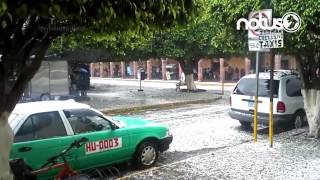 preview picture of video '“Bombardean” granizos a Huanímaro'
