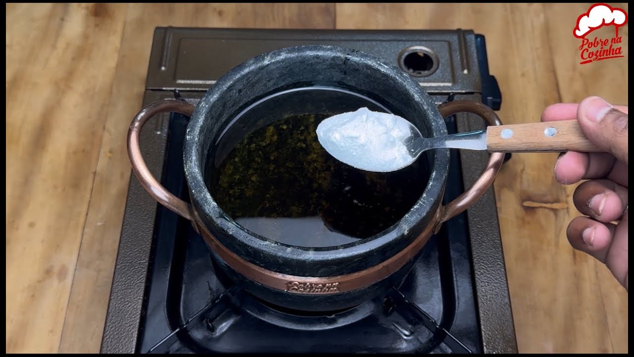 Jogue maisena no óleo quente e você não vai querer fazer mais de outro jeito