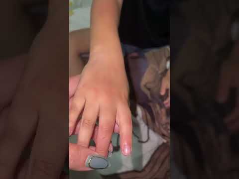 Baby hilariously smiles after biting older brother in Riohacha, Colombia