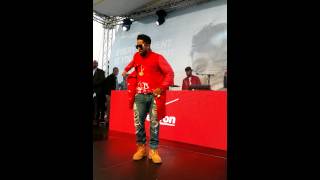 Omarion dancing in Chicago