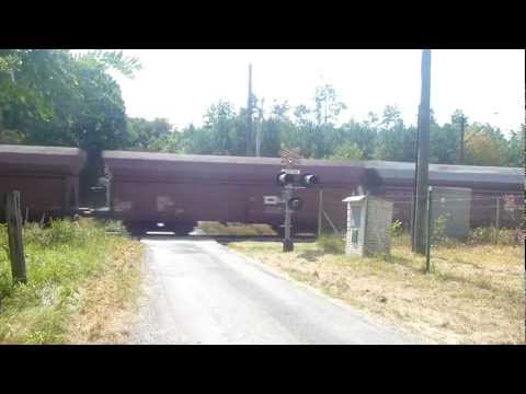 Průjezd Sysla na Os 6414 a Uhelky přes přejezd typu SSSR nedaleko Otradovic