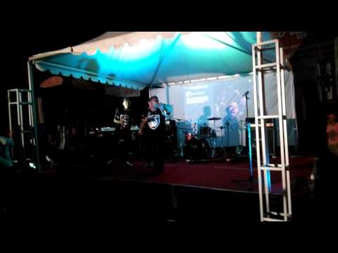 TahuryFamilyGathering (CJ MOLUKSSE - mencintaimu) live @trotoart14