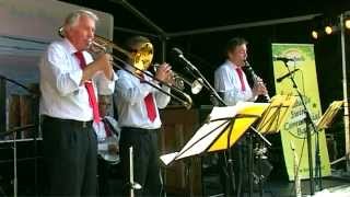 The Girls Go Crazy About The Way I Walk