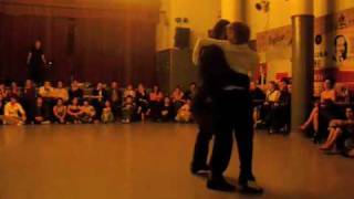 Santiago Dorkas & Cecilia García bailando un tango en TangoCool (Buenos Aires) 4