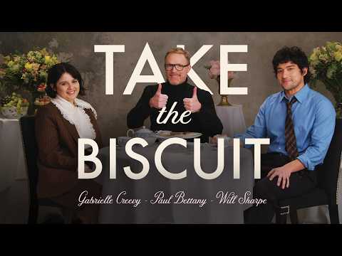 afbeelding Will Sharpe, Paul Bettany and Gabrielle Creevy Take The Biscuit