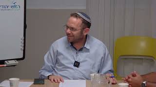 פסיכולוגיה יהודית | ישראל זעירא (ראש יהודי - מרכז למודעות עצמית) - התמונה מוצגת ישירות מתוך אתר האינטרנט יוטיוב. זכויות היוצרים בתמונה שייכות ליוצרה. קישור קרדיט למקור התוכן נמצא בתוך דף הסרטון