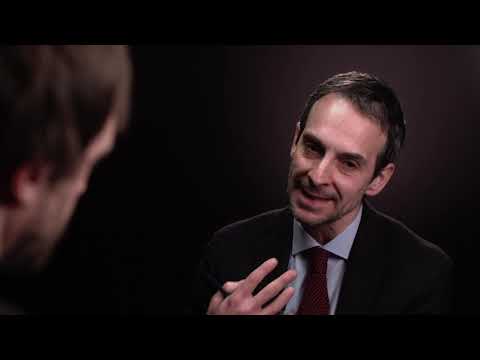 “Ridere del mondo”: Emilio Russo rilegge le Operette morali di Leopardi