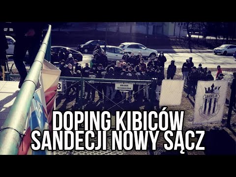 Doping Kibiców Sandecji Nowy Sącz pod stadionem z GKS Tychy 13.03.2021
