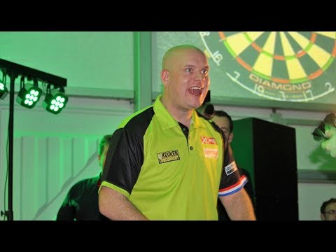 Michael van Gerwen - Drievoudig wereldkampioen darten bij Unitas'28 in Wamel