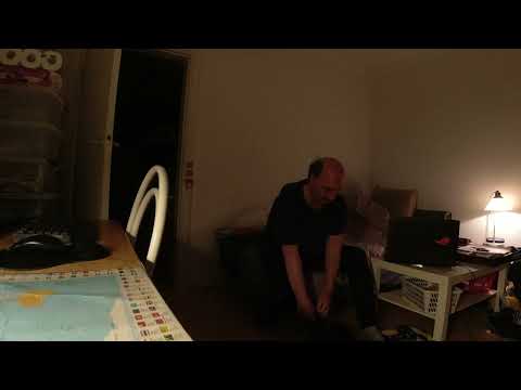 MongoTV_12828 - Cykler Til LIDL Sent FREDAG AFTEN og køber KAGE-BRØD Til Halv Pris og 3 COLA