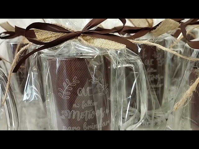Vídeo relacionado con Regalo Original - Jarra Cerveza Personalizada - Grabado Láser Imborrable - Vidrio Resistente - 50 cl - Color Transparente - Con Nombre o Frase