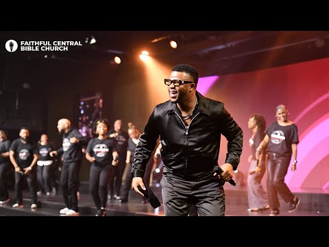 Kelontae Gavin at Faithful Central #gospelmusic