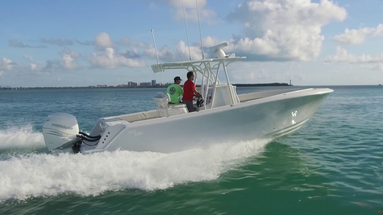 SeaVee 290b in Miami