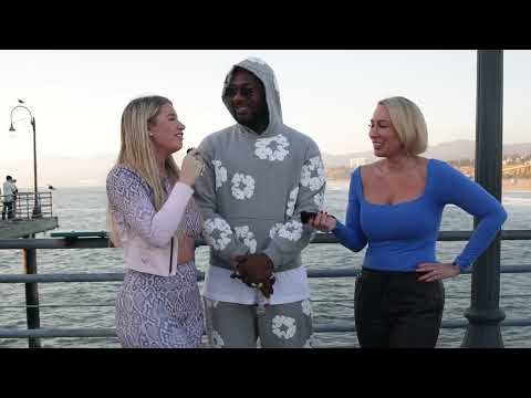 I BROUGHT MY MOM WITH ME TO DO KISS OR SLAP 😈