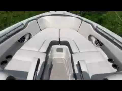 Crownline 260-XSS video