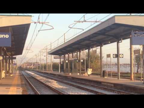 E652-140 AL TRAINO DI 23 CARRI CHIUSI !