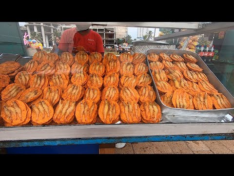 Galle Face Street Food In Colombo, Sri Lanka | Your Man Jerry