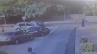preview picture of video 'Footage of an attempted armed robbery'