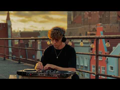 Rooftop Deep House DJ Mix – Sunset Vibes by Paxtone