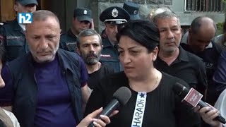 Ուշքի եկե՛ք, պիտի ուտել-խմելու տեղ լինի, որ հավաքվե՞ք. ձեր երեխեքի արյունն էդքան էժա՞ն արժեր.
