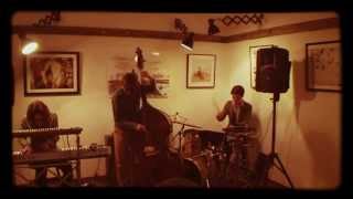 Contrast Trio präsentiert von Philleicht Jazz?! am 14.12.13 im Sinnbild