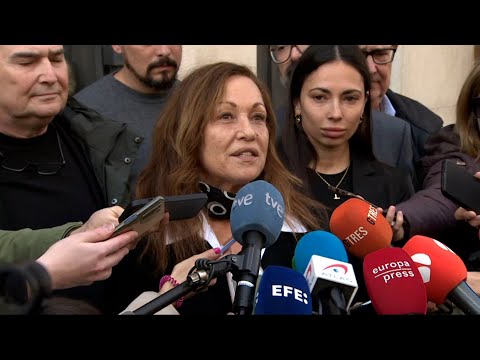 Eulalia Ramón, viuda de Saura: "gracias a todo el mundo que está demostrando muestras de cariño