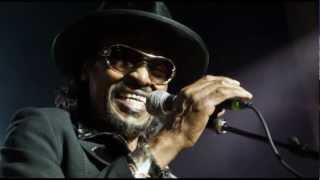 Chuck Brown and the Soul Searchers - Bustin&#39; Loose