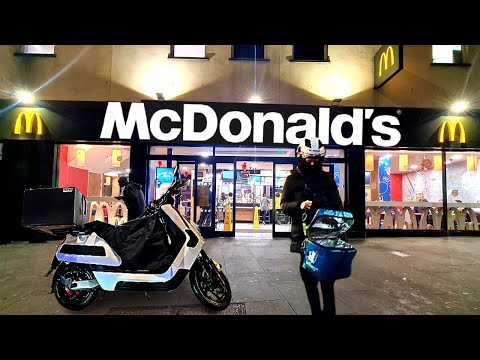My First UberEats And Deliveroo Shift On The Niu NQI GT Pro Cargo Electric Moped!