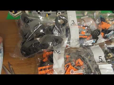 Unboxing Lego City Arctic Mobile Exploration Base SET 60195