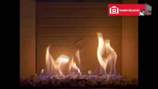 Видео Piazzetta fuoco a gas sui ciottoli