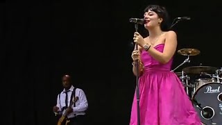 Lily Allen | Everything&#39;s Just Wonderful (Live Performance) Glastonbury Festival 2007