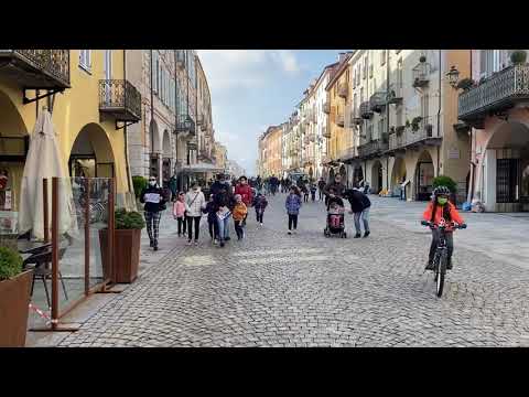 A Cuneo protesta contro la chiusura delle scuole