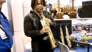 Eddie Baccus JR @ NAMM 2011 trying out a Theo Wanne Gaia soprano piece