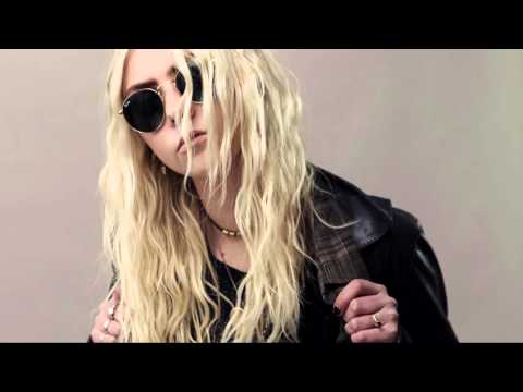 Liva K & Consoul Trainin - Snatch!