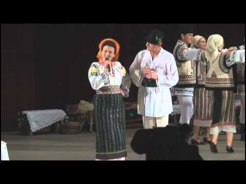 Oltita Todirca  si Nicu Chirita alaturi de Ansamblul Ca la Noi din Bacau