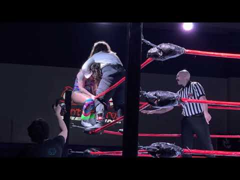 Auntie Hydie Vs Delilah Doom - Santino Bros