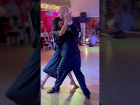 Santiago Giachello & Celeste Medina, improvisación en Gerzat, Francia 🇫🇷. #tango #performance