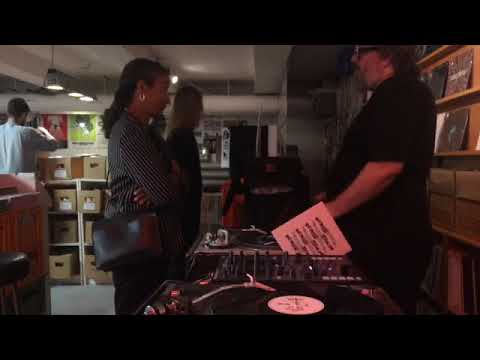 almost automatic dj-ing at snickars records