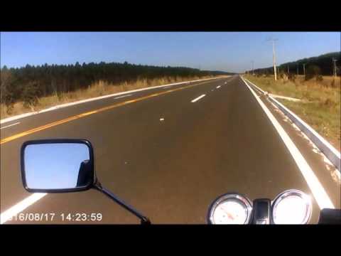 Voltando pra casa, flagrante: policial escondido atrás da placa para nos multar{5:38}.